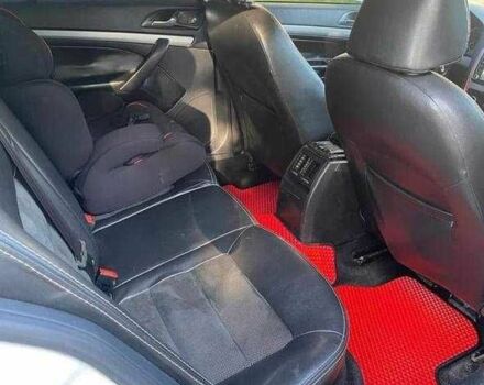 Белый Шкода Октавия, объемом двигателя 1.9 л и пробегом 200 тыс. км за 7500 $, фото 4 на Automoto.ua