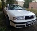 Белый Шкода Октавия, объемом двигателя 1.6 л и пробегом 370 тыс. км за 3297 $, фото 1 на Automoto.ua