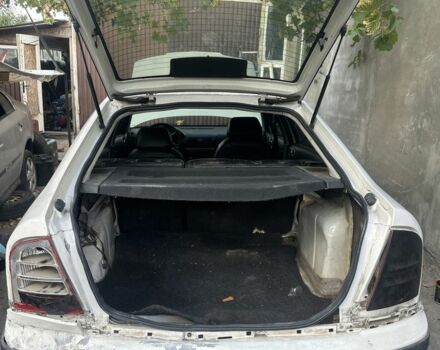 Белый Шкода Октавия, объемом двигателя 1.6 л и пробегом 340 тыс. км за 1550 $, фото 5 на Automoto.ua