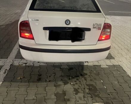 Білий Шкода Октавія, об'ємом двигуна 1.9 л та пробігом 300 тис. км за 1600 $, фото 4 на Automoto.ua