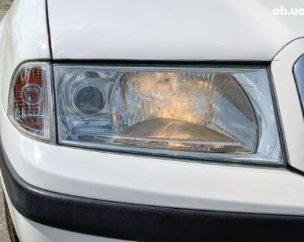 Белый Шкода Октавия, объемом двигателя 1.6 л и пробегом 205 тыс. км за 6290 $, фото 5 на Automoto.ua