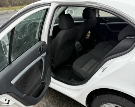 Білий Шкода Октавія, об'ємом двигуна 1.6 л та пробігом 230 тис. км за 6500 $, фото 6 на Automoto.ua