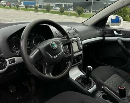 Белый Шкода Октавия, объемом двигателя 1.4 л и пробегом 280 тыс. км за 5999 $, фото 2 на Automoto.ua
