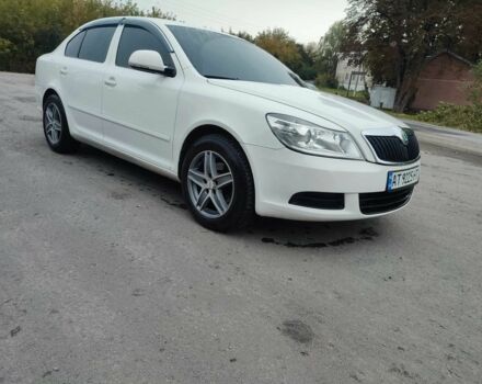 Белый Шкода Октавия, объемом двигателя 1.6 л и пробегом 215 тыс. км за 7800 $, фото 1 на Automoto.ua