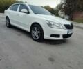 Белый Шкода Октавия, объемом двигателя 1.6 л и пробегом 215 тыс. км за 7800 $, фото 1 на Automoto.ua