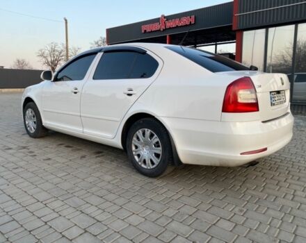 Білий Шкода Октавія, об'ємом двигуна 1.8 л та пробігом 245 тис. км за 9000 $, фото 1 на Automoto.ua