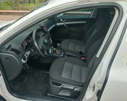 Белый Шкода Октавия, объемом двигателя 1.6 л и пробегом 215 тыс. км за 7800 $, фото 11 на Automoto.ua