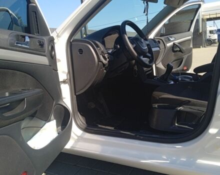 Белый Шкода Октавия, объемом двигателя 1.6 л и пробегом 328 тыс. км за 8000 $, фото 12 на Automoto.ua