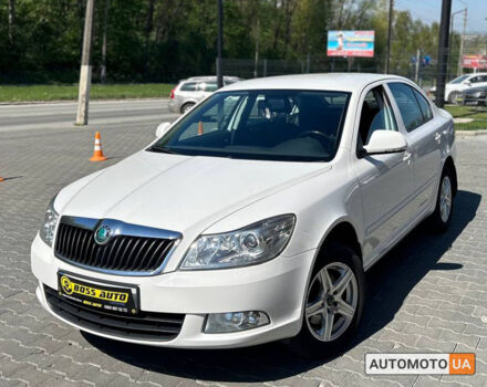 Белый Шкода Октавия, объемом двигателя 1.6 л и пробегом 123 тыс. км за 8600 $, фото 2 на Automoto.ua
