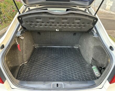 Белый Шкода Октавия, объемом двигателя 1.6 л и пробегом 228 тыс. км за 7700 $, фото 10 на Automoto.ua