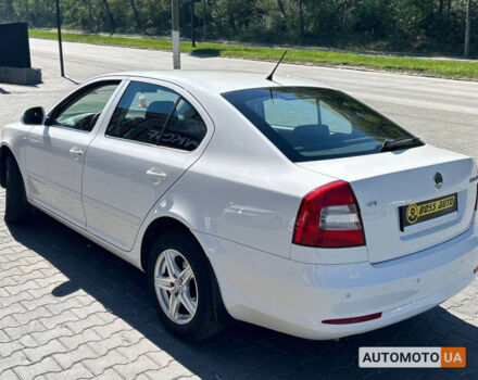 Белый Шкода Октавия, объемом двигателя 1.6 л и пробегом 123 тыс. км за 8600 $, фото 3 на Automoto.ua