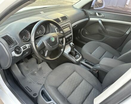 Белый Шкода Октавия, объемом двигателя 1.6 л и пробегом 228 тыс. км за 7700 $, фото 6 на Automoto.ua