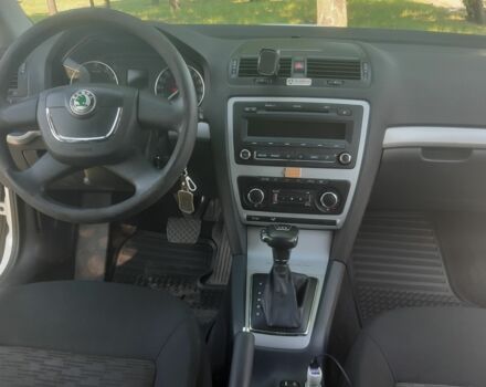 Білий Шкода Октавія, об'ємом двигуна 1.4 л та пробігом 178 тис. км за 6681 $, фото 6 на Automoto.ua
