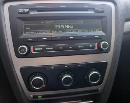 Білий Шкода Октавія, об'ємом двигуна 1.6 л та пробігом 205 тис. км за 7100 $, фото 7 на Automoto.ua