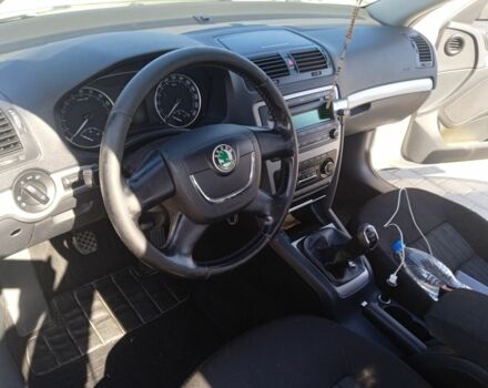 Білий Шкода Октавія, об'ємом двигуна 1.6 л та пробігом 328 тис. км за 8000 $, фото 9 на Automoto.ua