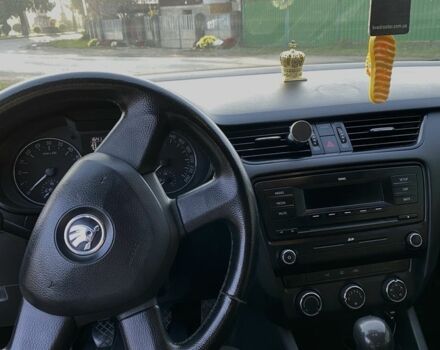 Білий Шкода Октавія, об'ємом двигуна 1.6 л та пробігом 297 тис. км за 9000 $, фото 6 на Automoto.ua