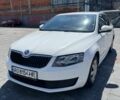 Белый Шкода Октавия, объемом двигателя 1.6 л и пробегом 230 тыс. км за 9000 $, фото 1 на Automoto.ua