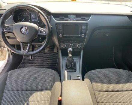 Белый Шкода Октавия, объемом двигателя 1.6 л и пробегом 180 тыс. км за 10790 $, фото 12 на Automoto.ua