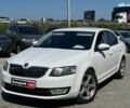 Белый Шкода Октавия, объемом двигателя 1.6 л и пробегом 120 тыс. км за 12340 $, фото 1 на Automoto.ua