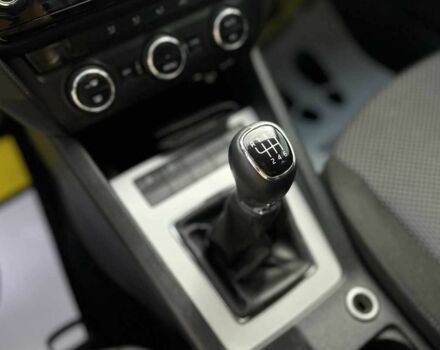 Белый Шкода Октавия, объемом двигателя 2 л и пробегом 292 тыс. км за 11999 $, фото 20 на Automoto.ua