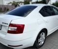 Белый Шкода Октавия, объемом двигателя 1.6 л и пробегом 275 тыс. км за 12000 $, фото 1 на Automoto.ua