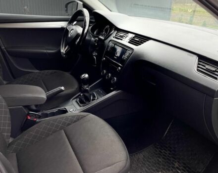 Білий Шкода Октавія, об'ємом двигуна 1.6 л та пробігом 195 тис. км за 11500 $, фото 6 на Automoto.ua