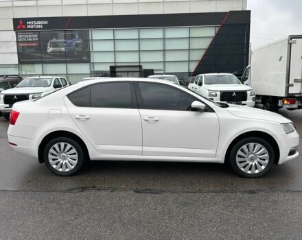 Білий Шкода Октавія, об'ємом двигуна 1.4 л та пробігом 242 тис. км за 11300 $, фото 7 на Automoto.ua