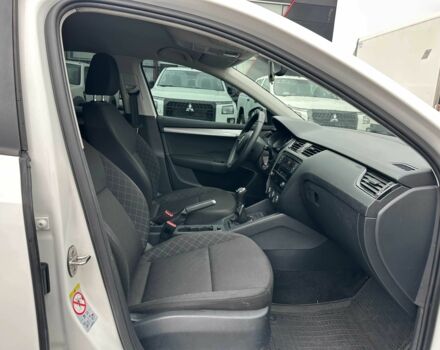 Білий Шкода Октавія, об'ємом двигуна 1.4 л та пробігом 242 тис. км за 11300 $, фото 14 на Automoto.ua