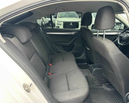 Білий Шкода Октавія, об'ємом двигуна 1.4 л та пробігом 242 тис. км за 11300 $, фото 15 на Automoto.ua