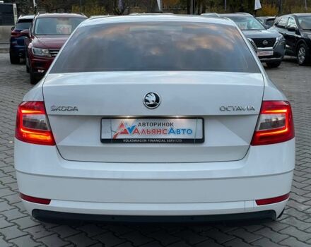 Білий Шкода Октавія, об'ємом двигуна 2 л та пробігом 198 тис. км за 14600 $, фото 5 на Automoto.ua