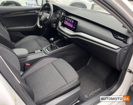 Білий Шкода Октавія, об'ємом двигуна 1.4 л та пробігом 114 тис. км за 18563 $, фото 18 на Automoto.ua