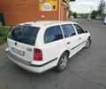 Белый Шкода Октавия, объемом двигателя 1.8 л и пробегом 291 тыс. км за 2200 $, фото 2 на Automoto.ua