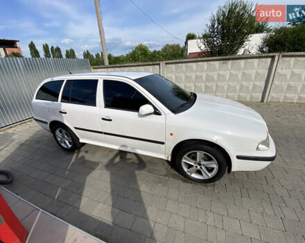 Белый Шкода Октавия, объемом двигателя 1.9 л и пробегом 460 тыс. км за 4600 $, фото 2 на Automoto.ua