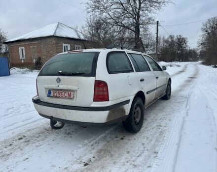 Белый Шкода Октавия, объемом двигателя 1.9 л и пробегом 320 тыс. км за 1950 $, фото 3 на Automoto.ua