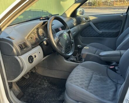 Шкода Октавия 2001 в Изюме на Automoto.ua Белый Шкода Октавия, объемом двигателя 1.9 л и пробегом 350 тыс. км за 2100 $, фото 5 на Automoto.ua