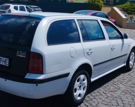 Белый Шкода Октавия, объемом двигателя 1.9 л и пробегом 420 тыс. км за 3500 $, фото 4 на Automoto.ua