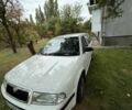 Білий Шкода Октавія, об'ємом двигуна 1.6 л та пробігом 247 тис. км за 4100 $, фото 2 на Automoto.ua