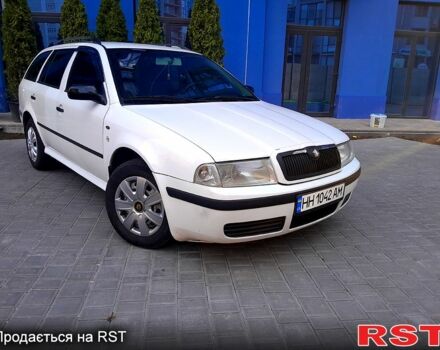 Белый Шкода Октавия, объемом двигателя 1.6 л и пробегом 340 тыс. км за 3750 $, фото 1 на Automoto.ua