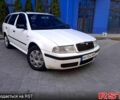 Белый Шкода Октавия, объемом двигателя 1.6 л и пробегом 340 тыс. км за 3750 $, фото 1 на Automoto.ua