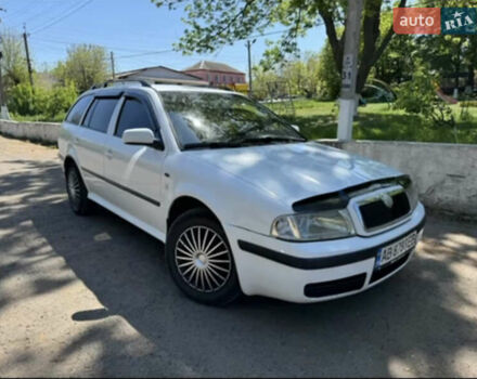Белый Шкода Октавия, объемом двигателя 1.6 л и пробегом 404 тыс. км за 3500 $, фото 3 на Automoto.ua