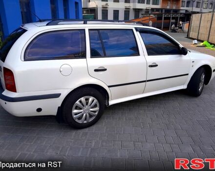 Белый Шкода Октавия, объемом двигателя 1.6 л и пробегом 340 тыс. км за 3750 $, фото 2 на Automoto.ua
