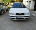 Белый Шкода Октавия, объемом двигателя 1.6 л и пробегом 276 тыс. км за 2850 $, фото 1 на Automoto.ua