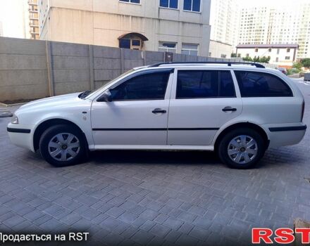 Белый Шкода Октавия, объемом двигателя 1.6 л и пробегом 340 тыс. км за 3750 $, фото 3 на Automoto.ua