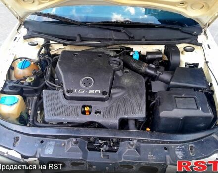 Белый Шкода Октавия, объемом двигателя 1.6 л и пробегом 340 тыс. км за 3750 $, фото 6 на Automoto.ua