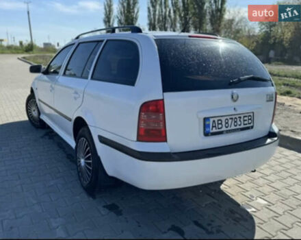 Белый Шкода Октавия, объемом двигателя 1.6 л и пробегом 404 тыс. км за 3500 $, фото 2 на Automoto.ua