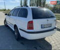 Белый Шкода Октавия, объемом двигателя 1.6 л и пробегом 404 тыс. км за 3500 $, фото 2 на Automoto.ua