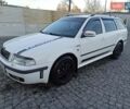 Белый Шкода Октавия, объемом двигателя 1.6 л и пробегом 268 тыс. км за 4800 $, фото 5 на Automoto.ua