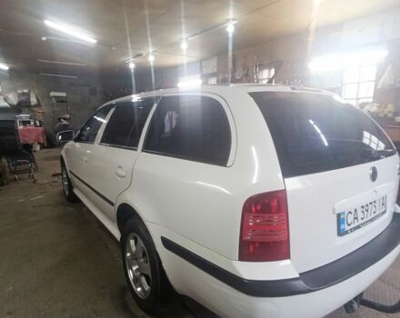 Білий Шкода Октавія, об'ємом двигуна 2 л та пробігом 111 тис. км за 4300 $, фото 2 на Automoto.ua