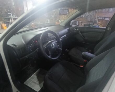 Білий Шкода Октавія, об'ємом двигуна 2 л та пробігом 111 тис. км за 4300 $, фото 5 на Automoto.ua