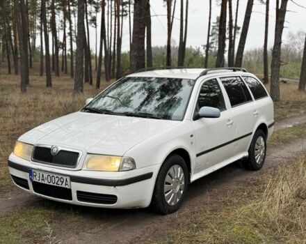 Белый Шкода Октавия, объемом двигателя 0 л и пробегом 300 тыс. км за 1950 $, фото 3 на Automoto.ua